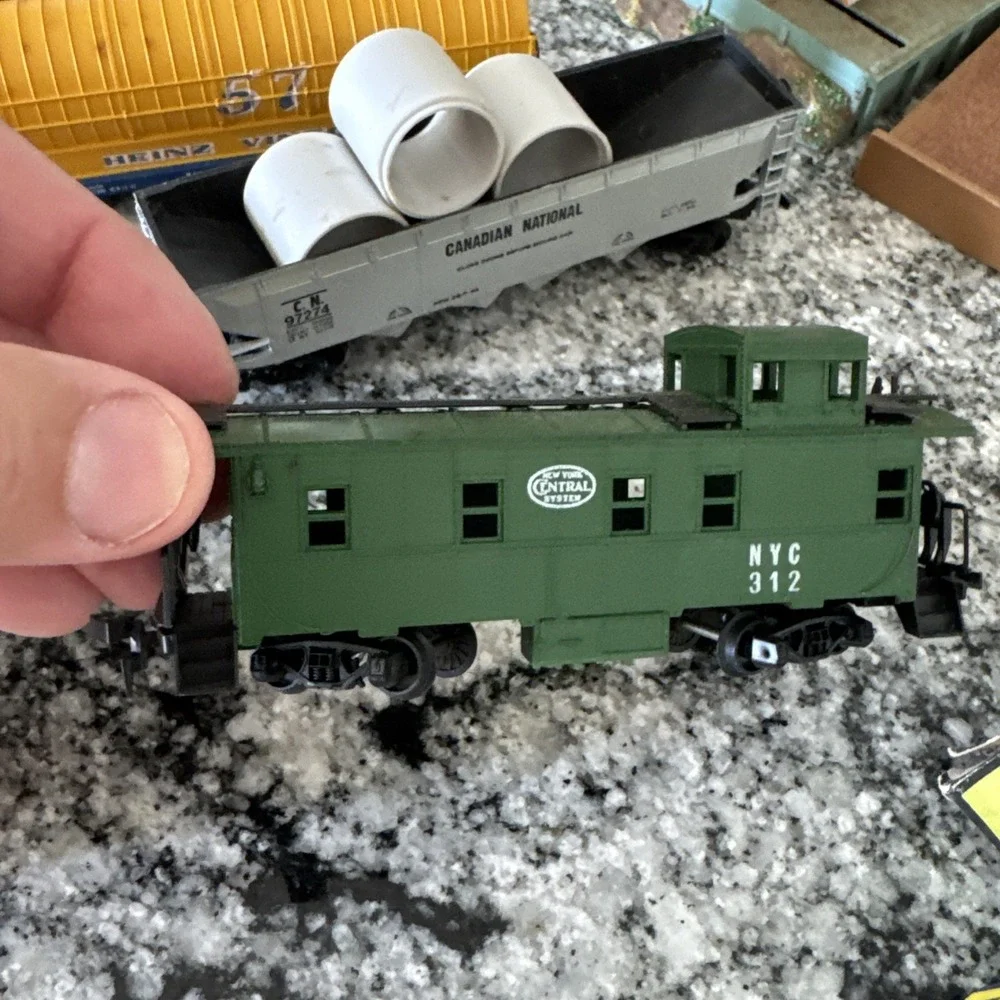 Vintage AHM Tempo HO Scale New York Central 6603 17 Trains Plus Extras See Pics‎